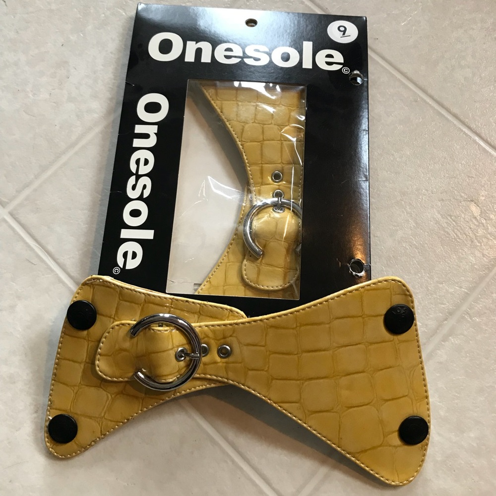 OneSole NWT Yellow Buckle Top fits size 9